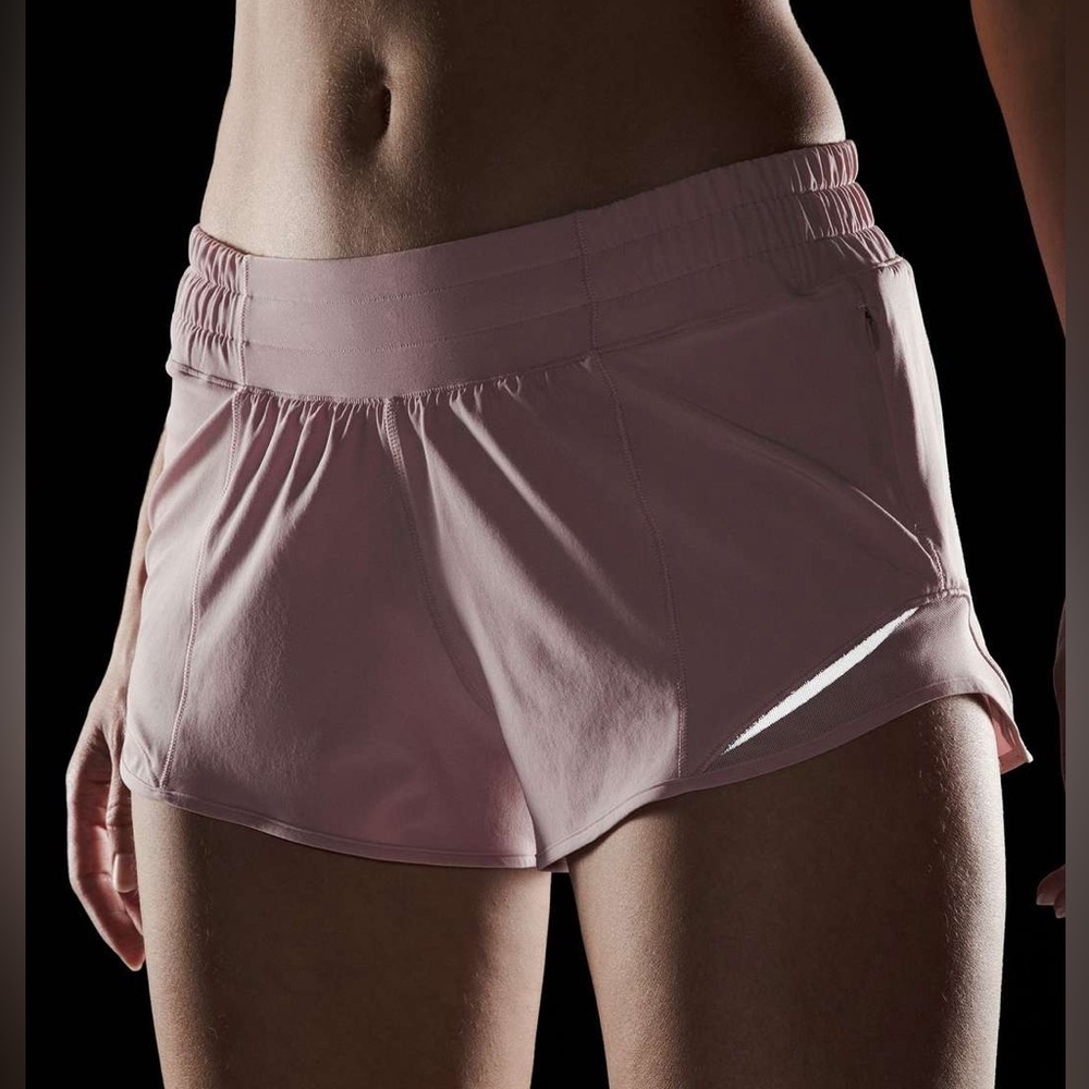 Lululemon Hotty Hot Low-Rise Lined Short 2.5"